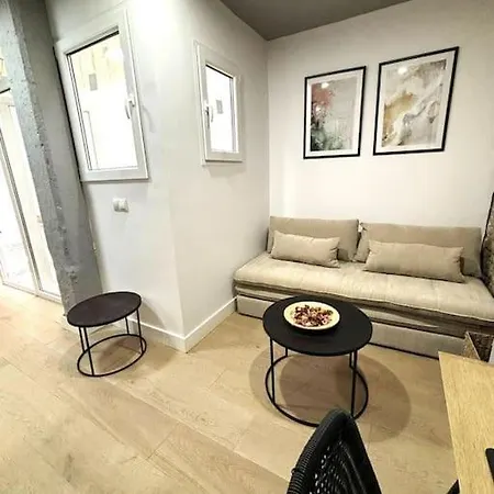 Mistral Apartment *